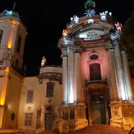 On Lychakivska 6-б Львів